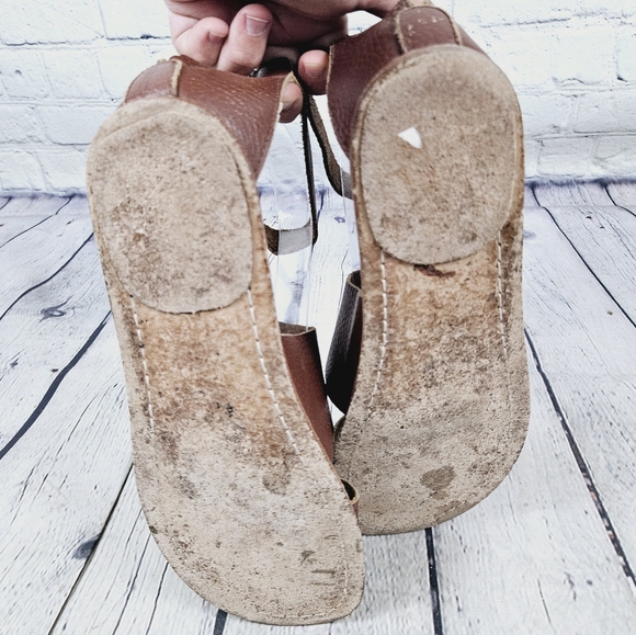 GEE WAWA ANTHROPOLOGIE | leather gladiator strappy open toe flat sandals - Picture 7 of 9
